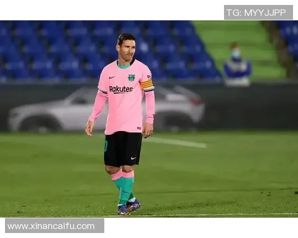 沃特福德与曼联激战正酣比分悬念引发球迷热议