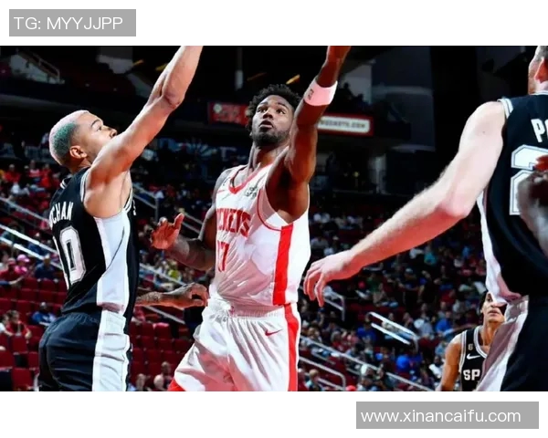 爵士队与太阳季前赛精彩对决展现新赛季球队实力与战术变化 爵士队与太阳季前赛精彩对决展现新赛季球队实力与战术变化