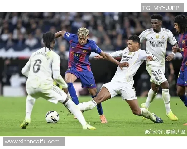 皇马与罗马的巅峰对决大罗的传奇时刻再现球场 皇马与罗马的巅峰对决大罗的传奇时刻再现球场