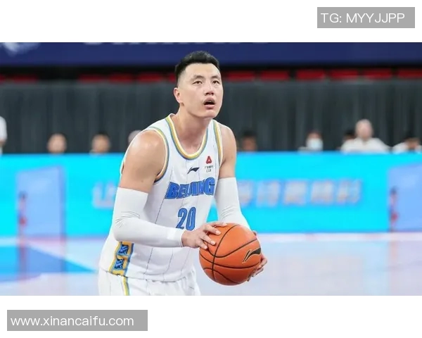 翟晓川：从篮球场上的拼搏者到生活中的追梦人，展现多元魅力与坚持精神