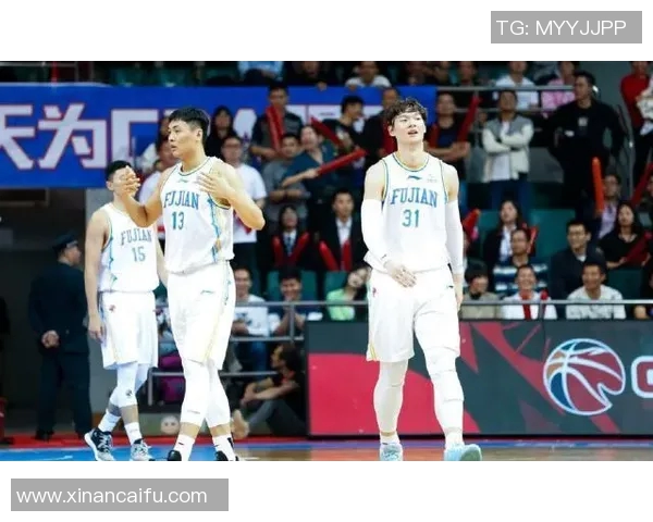 许钟豪:从默默无闻到耀眼明星的奋斗历程与人生启示 许钟豪:从默默无闻到耀眼明星的奋斗历程与人生启示