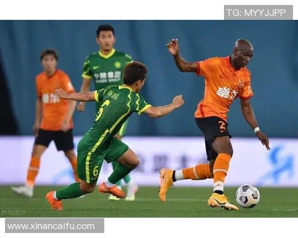 阿森纳迎战维也纳快速强强对决引发球迷热议与期待 阿森纳迎战维也纳快速强强对决引发球迷热议与期待