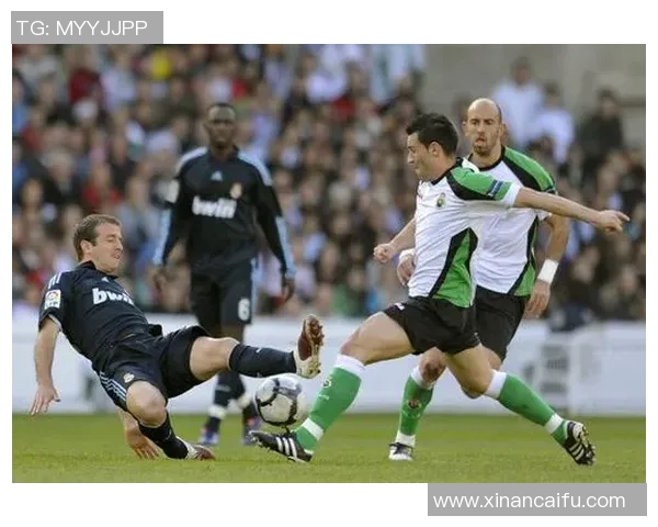 1112赛季皇马对桑坦德精彩对决回顾与赛季影响分析 1112赛季皇马对桑坦德精彩对决回顾与赛季影响分析